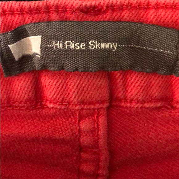 Levi’s Hi Rise Skinny red pants - Picture 5 of 5